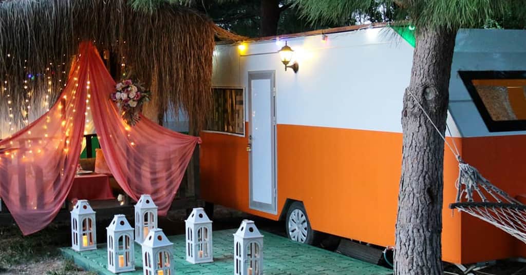 İzmir Kamp Yerleri: Mona Glamping Caravan Suites