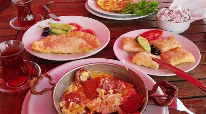 İstanbul En İyi Kahvaltı Yerleri - Yoros Kafe