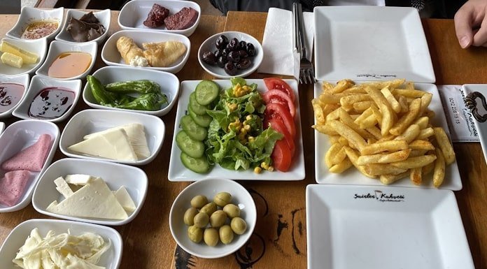 İstanbul Kahvaltı Yeri - Şairler Kahvesi