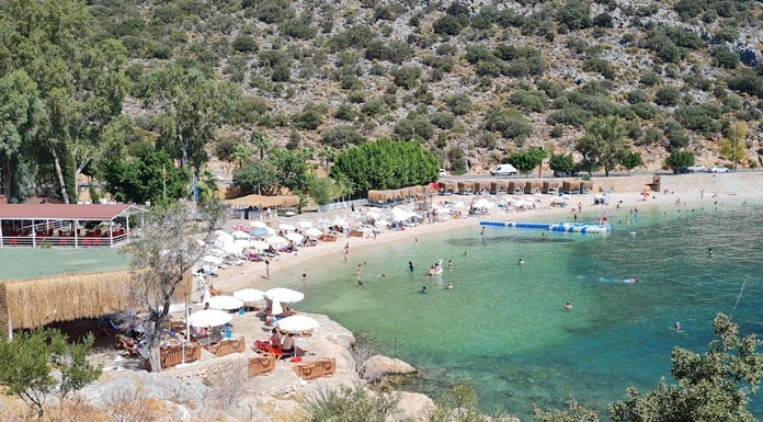 Antalya Kaş gezilecek yerler arasında yer alan Akçagerme Plajı.