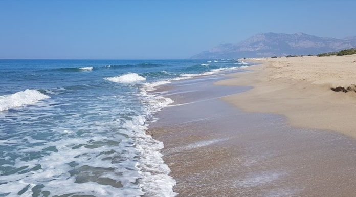 Antalya Kaş gezilecek yerler arasında bulunan Patara Plajı.
