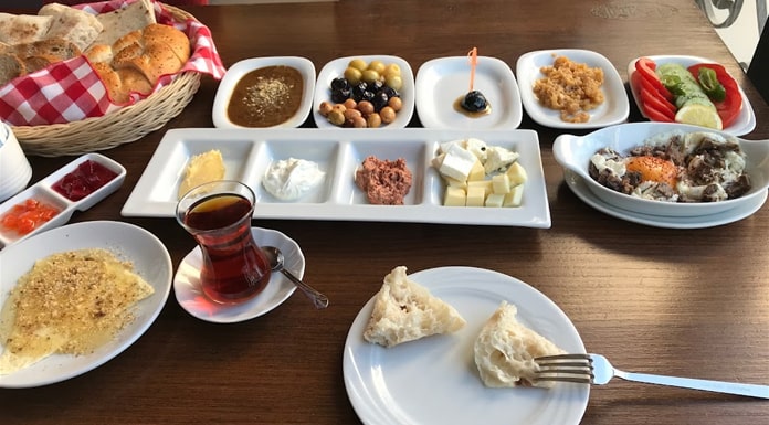 Ankara Kahvaltı Mekanları - Eylül Yöresel Van Kahvaltı Salonu